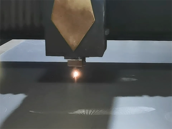 激光切割1